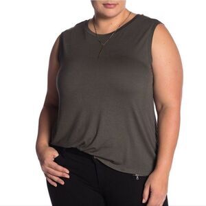 Halogen Back Keyhole Slit Hem Tank Top NWOT